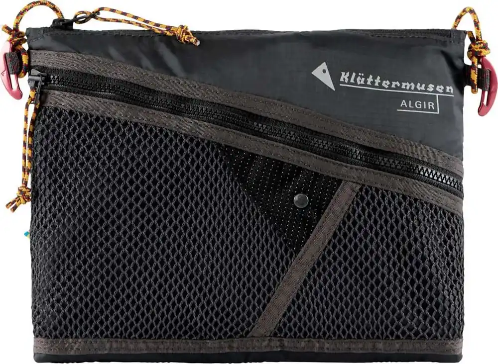Vain Rajoitetun Ajan KlättermusenKlättermusen Algir Accessory Bag Small Raven